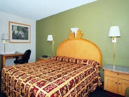 Americas Best Value Inn Salina Exterior foto
