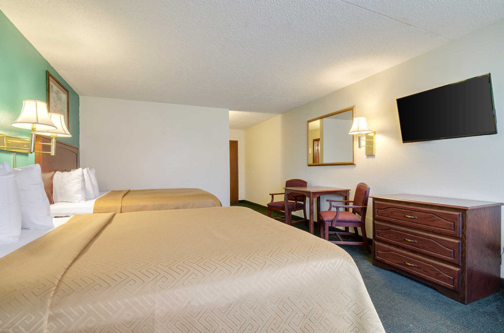 Americas Best Value Inn Salina Habitación foto